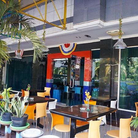 Hotel Duta Palembang Kültér fotó