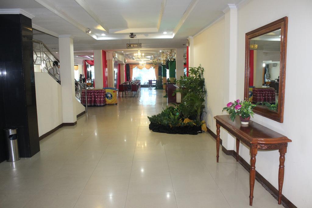 Hotel Duta Palembang Kültér fotó
