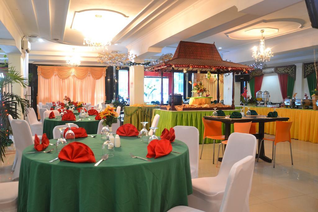 Hotel Duta Palembang Kültér fotó