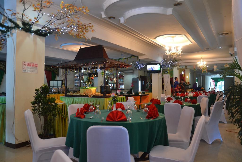 Hotel Duta Palembang Kültér fotó